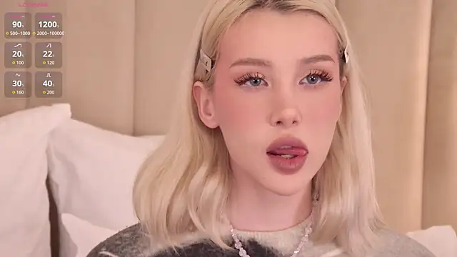 Nesolla online show from September 18, 2025, 7:28 pm