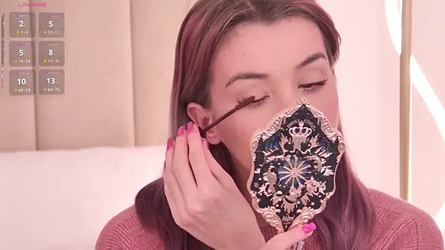 Nesolla online show from November 25, 2025, 3:01 pm