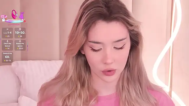 Nesolla online show from February 16, 2026, 7:45 pm