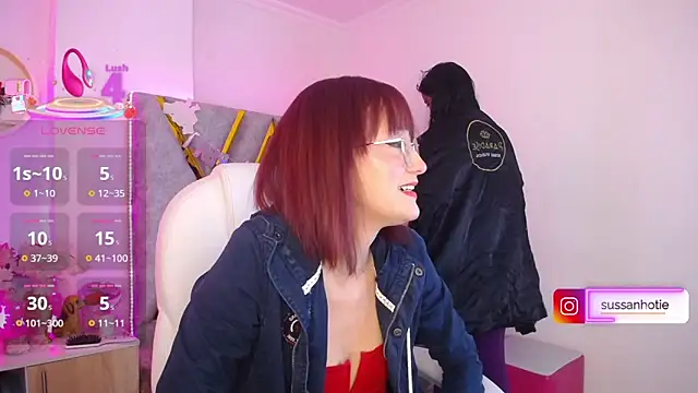 Snapshot of SophiaWalker_1 chatting on November 20, 2025, 10:05 am SophiaWalker 1 online show from November 20, 2025, 10:05 am