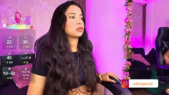 Snapshot of SophiaWalker_1 chatting on October 17, 2025, 11:56 am SophiaWalker 1 online show from October 17, 2025, 11:56 am