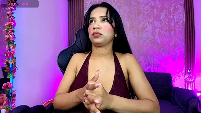 Snapshot of SophiaWalker_1 chatting on October 19, 2025, 12:08 pm SophiaWalker 1 online show from October 19, 2025, 12:08 pm