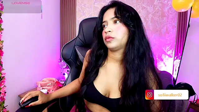 Snapshot of SophiaWalker_1 chatting on September 24, 2025, 12:00 pm SophiaWalker 1 online show from September 24, 2025, 12:00 pm