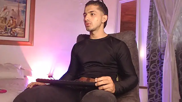 ArturoCardona  online show from March 13, 2026, 12:54 pm