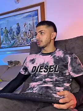 ArturoCardona  online show from November 25, 2025, 11:27 pm