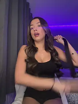 ellariverss online show from June 7, 2026, 10:15 pm