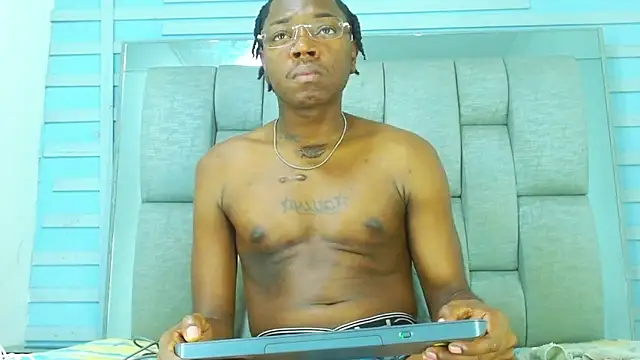 Snapshot of Black_Fire10 chatting on October 17, 2025, 7:59 pm Black Fire10 online show from October 17, 2025, 7:59 pm