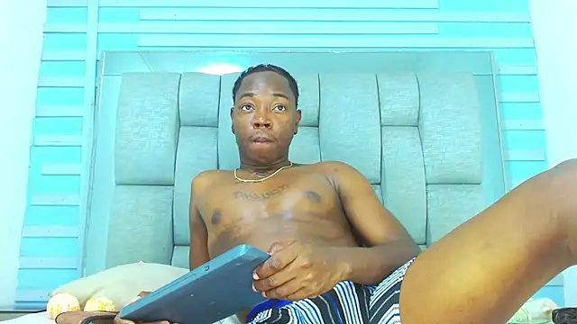 Snapshot of Black_Fire10 chatting on November 6, 2025, 8:02 pm Black Fire10 online show from November 6, 2025, 8:02 pm