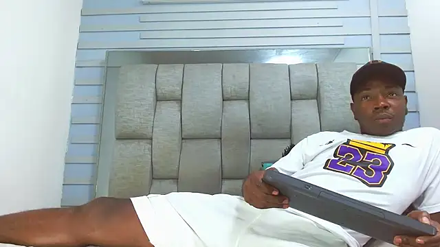 Snapshot of Black_Fire10 chatting on September 12, 2025, 8:08 pm Black Fire10 online show from September 12, 2025, 8:08 pm