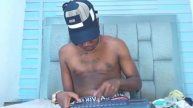 Snapshot of Black_Fire10 chatting on October 2, 2025, 7:39 pm Black Fire10 online show from October 2, 2025, 7:39 pm