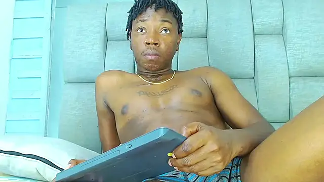 Snapshot of Black_Fire10 chatting on November 21, 2025, 6:40 pm Black Fire10 online show from November 21, 2025, 6:40 pm