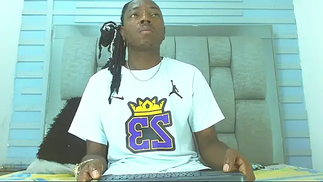 Snapshot of Black_Fire10 chatting on September 18, 2025, 8:01 pm Black Fire10 online show from September 18, 2025, 8:01 pm