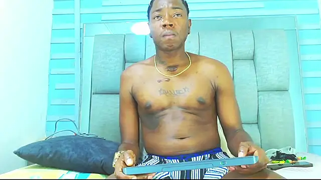 Snapshot of Black_Fire10 chatting on October 29, 2025, 7:35 pm Black Fire10 online show from October 29, 2025, 7:35 pm