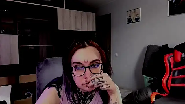 Snapshot of HighelikeGirl chatting on September 16, 2025, 9:43 am HighelikeGirl online show from September 16, 2025, 9:43 am