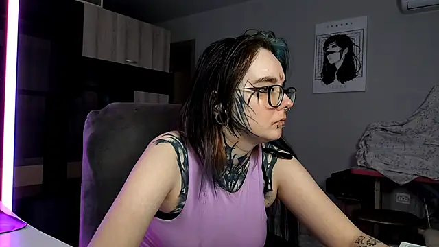 Snapshot of HighelikeGirl chatting on November 4, 2025, 7:01 am HighelikeGirl online show from November 4, 2025, 7:01 am