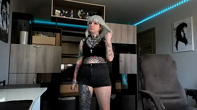 HighelikeGirl online show from April 12, 2026, 12:52 pm