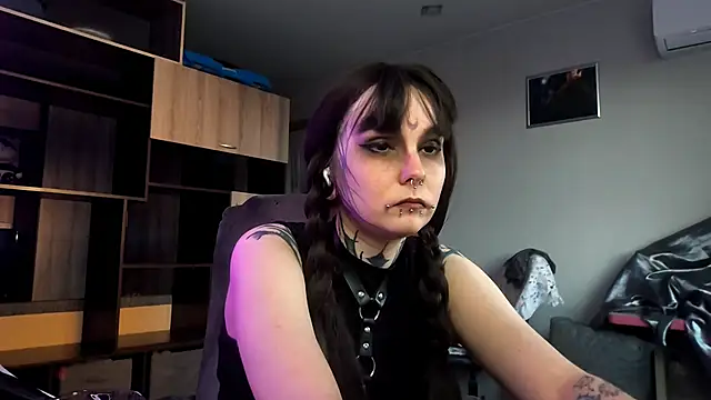 Snapshot of HighelikeGirl chatting on October 3, 2025, 2:29 pm HighelikeGirl online show from October 3, 2025, 2:29 pm