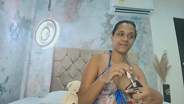 DarcyMooree online show from October 8, 2025, 12:39 pm