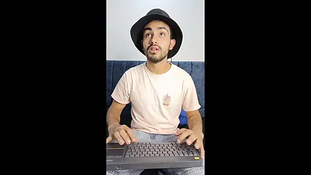 JuanchoAfpa online show from October 28, 2025, 2:23 am