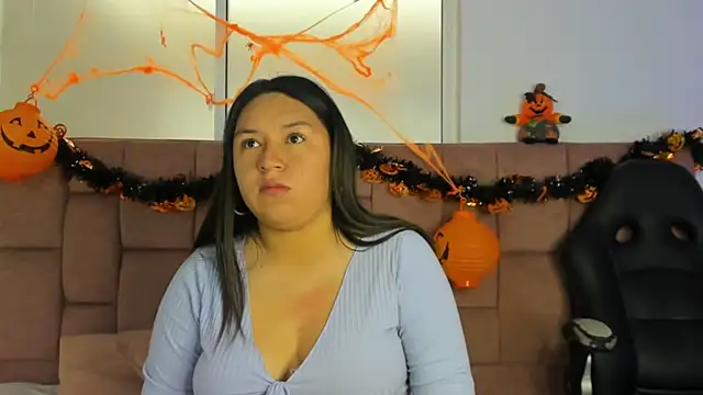 BellaRoux1 online show from October 3, 2025, 12:06 pm