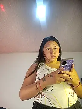 BellaRoux1 online show from September 11, 2025, 12:05 pm