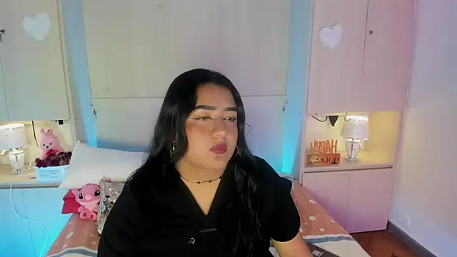 Snapshot of LilyWhitney chatting on October 22, 2025, 3:50 am LilyWhitney online show from October 22, 2025, 3:50 am