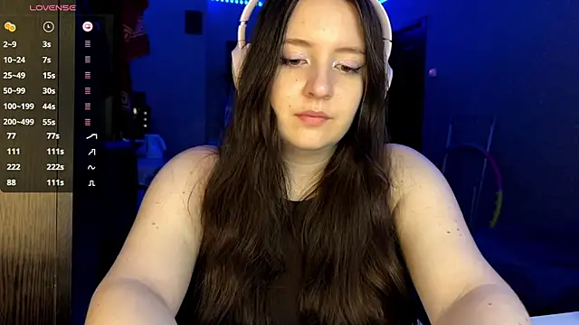 Snapshot of LauretteRagar chatting on October 13, 2025, 6:09 pm LauretteRagar online show from October 13, 2025, 6:09 pm