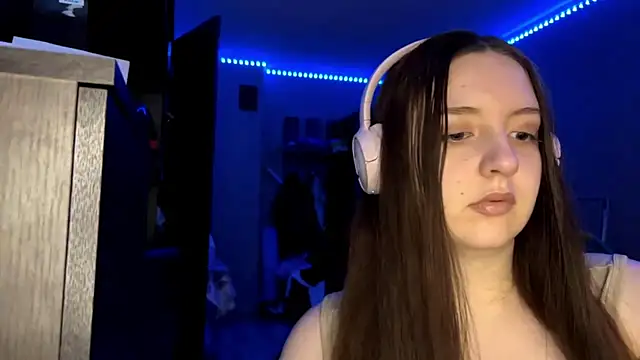 Snapshot of LauretteRagar chatting on September 15, 2025, 5:57 pm LauretteRagar online show from September 15, 2025, 5:57 pm