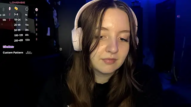 Snapshot of LauretteRagar chatting on September 23, 2025, 6:15 pm LauretteRagar online show from September 23, 2025, 6:15 pm