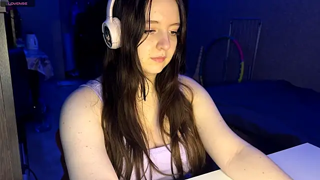 Snapshot of LauretteRagar chatting on November 21, 2025, 5:12 pm LauretteRagar online show from November 21, 2025, 5:12 pm