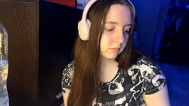 Snapshot of LauretteRagar chatting on September 9, 2025, 6:06 pm LauretteRagar online show from September 9, 2025, 6:06 pm