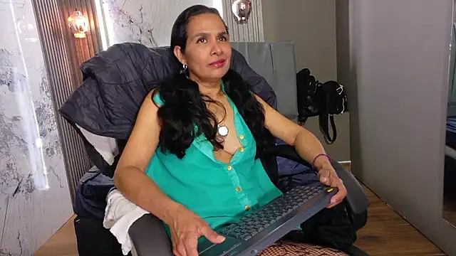 Vanessa 7  online show from January 17, 2026, 10:24 pm