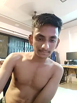 yung cplz online show from November 28, 2025, 5:46 pm