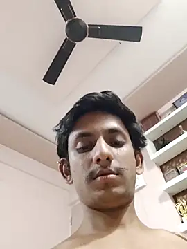 yung cplz online show from October 1, 2025, 6:56 pm