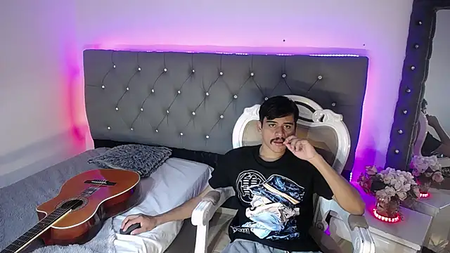 Charlie Cock  online show from September 16, 2025, 3:51 am