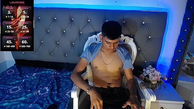 Charlie Cock  online show from October 28, 2025, 3:18 am