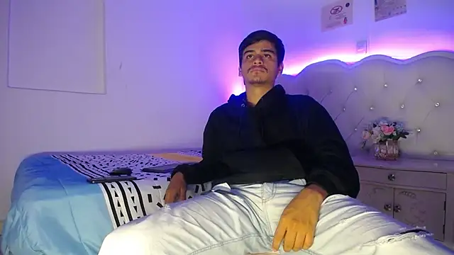 Charlie Cock  online show from October 7, 2025, 6:03 am