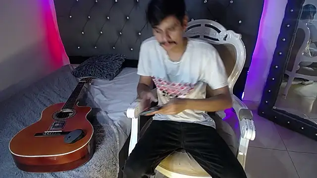 Charlie Cock  online show from September 14, 2025, 4:13 am