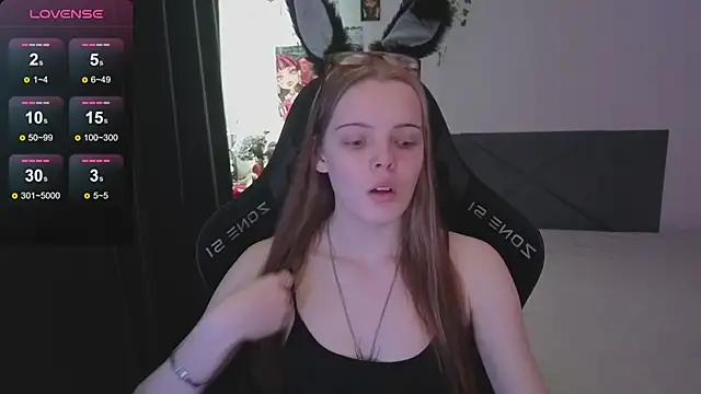 Luna Navy online show from October 27, 2025, 9:43 am