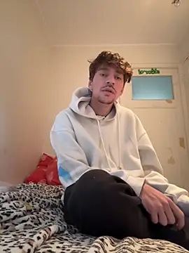 hottest23 online show from November 30, 2025, 1:12 pm