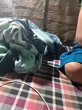 POOJACOUPLE online show from October 19, 2025, 6:43 pm