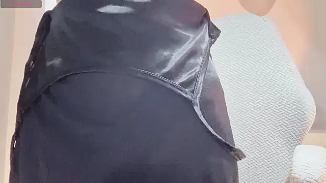 Snapshot of Vessi-babe chatting on November 7, 2025, 3:33 am Vessi-babe online show from November 7, 2025, 3:33 am