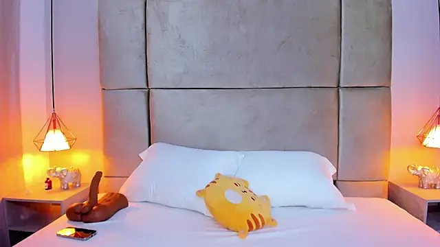 isabel sofiaa online show from March 13, 2026, 4:06 am