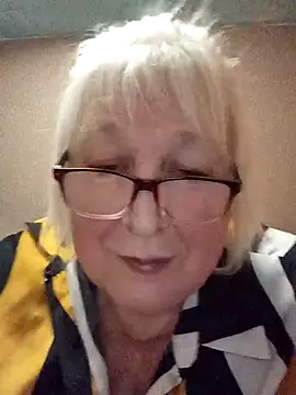 Alexia64231 online show from October 31, 2025, 3:19 pm