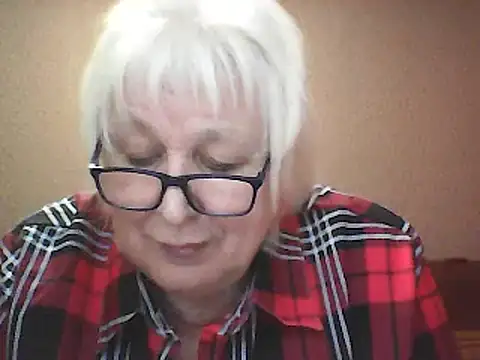 Alexia64231 online show from October 7, 2025, 5:25 pm