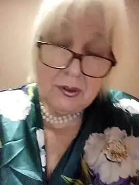 Alexia64231 online show from November 7, 2025, 4:39 am