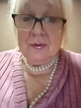 Alexia64231 online show from November 6, 2025, 4:11 pm