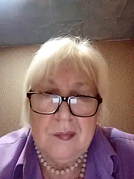 Alexia64231 online show from November 6, 2025, 4:05 am