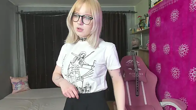 godlikegirlyy online show from September 16, 2025, 11:55 am