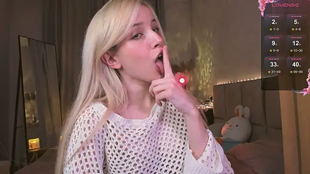 Snapshot of peachii_meow chatting on September 10, 2025, 1:43 pm peachii meow online show from September 10, 2025, 1:43 pm